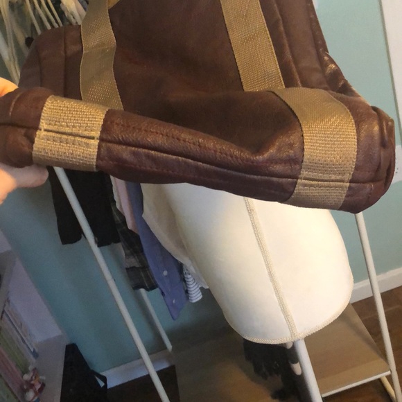 Looptworks x Alaska Airlines Tote Bag Upcycle - Picture 4 of 7